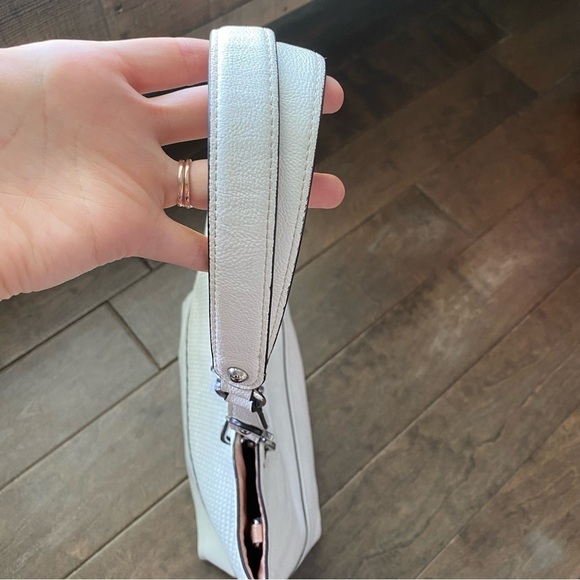 Calvin Klein white weave maxi tote bag with matching wristlet - Picture 13 of 16